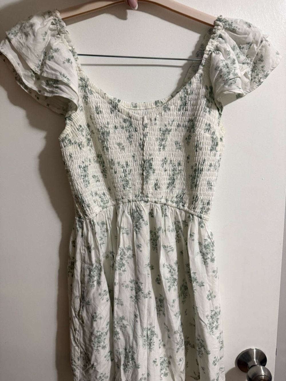 Hollister White Dress with Sage Green Floral Print - Picture 5 of 5